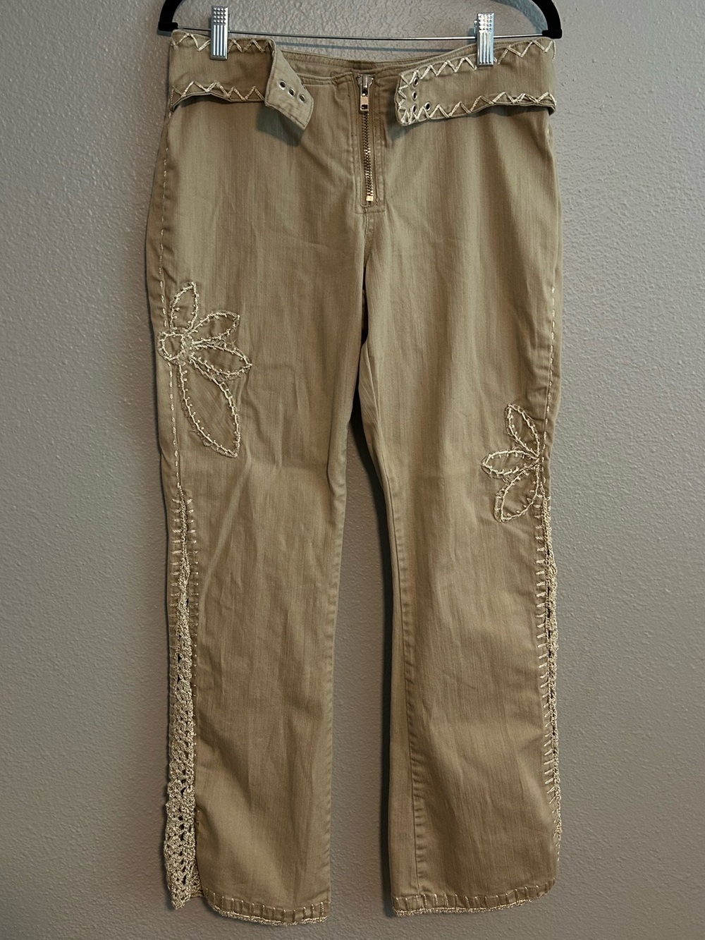 VTG TAN/BEIGE Embroidered Women’s Jeans